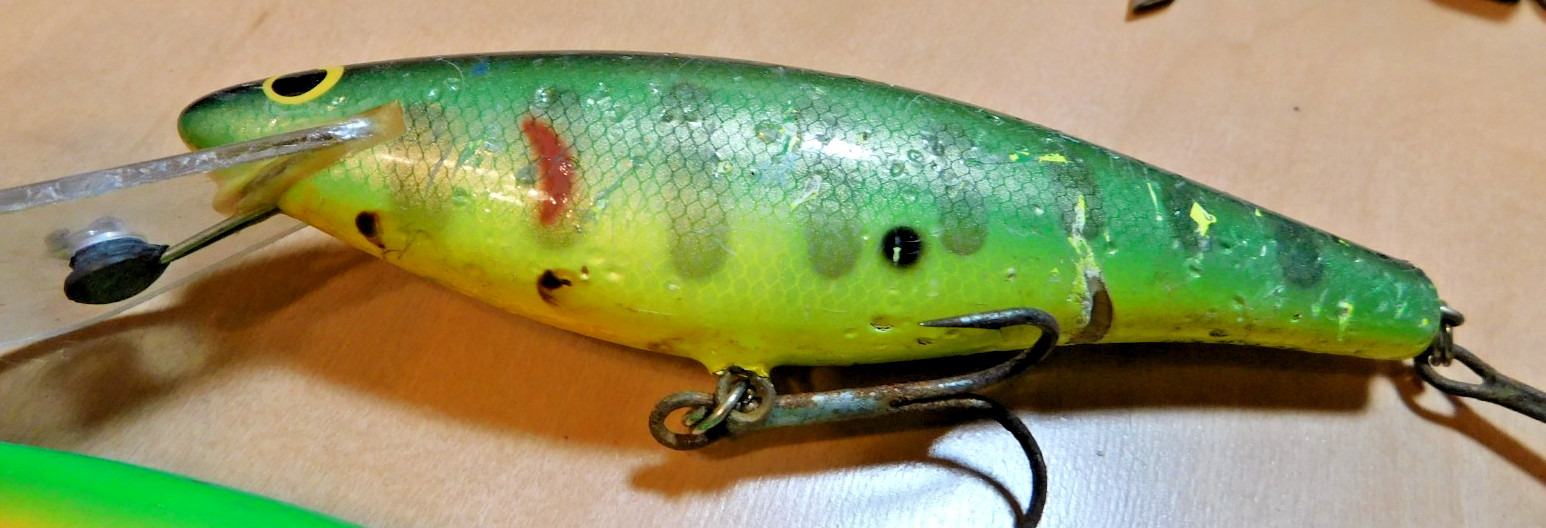 3 large Approx 6" long fishing plugs  fresh or salt water, Bass & Stripers, used - Image 3