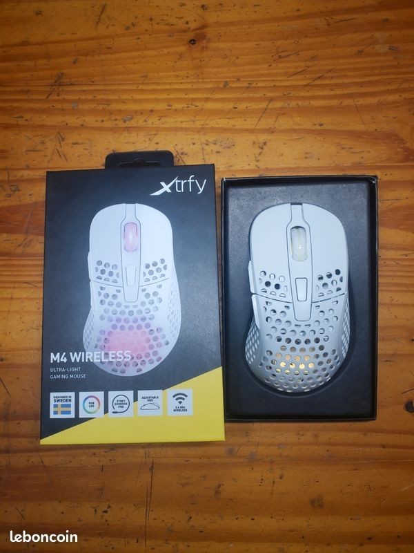 Souris sans fil Cherry XTRFY M4 RGB pour setup gaming épuré sans câble