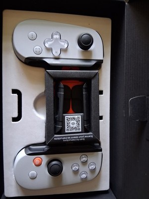 Backbone Mobile Controller White and Black with Joysticks and Buttons for Gaming