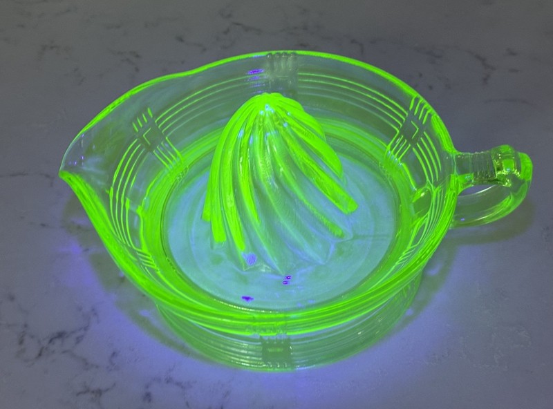 Vintage Uranium Glass Citrus Juicer Reamer Glows Under UV 1930s Depression Glass