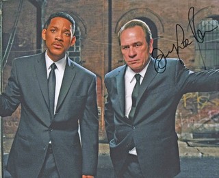 A Fantastic 10” x 8” Photo with the Genuine Autograph of Tommy Lee Jones.