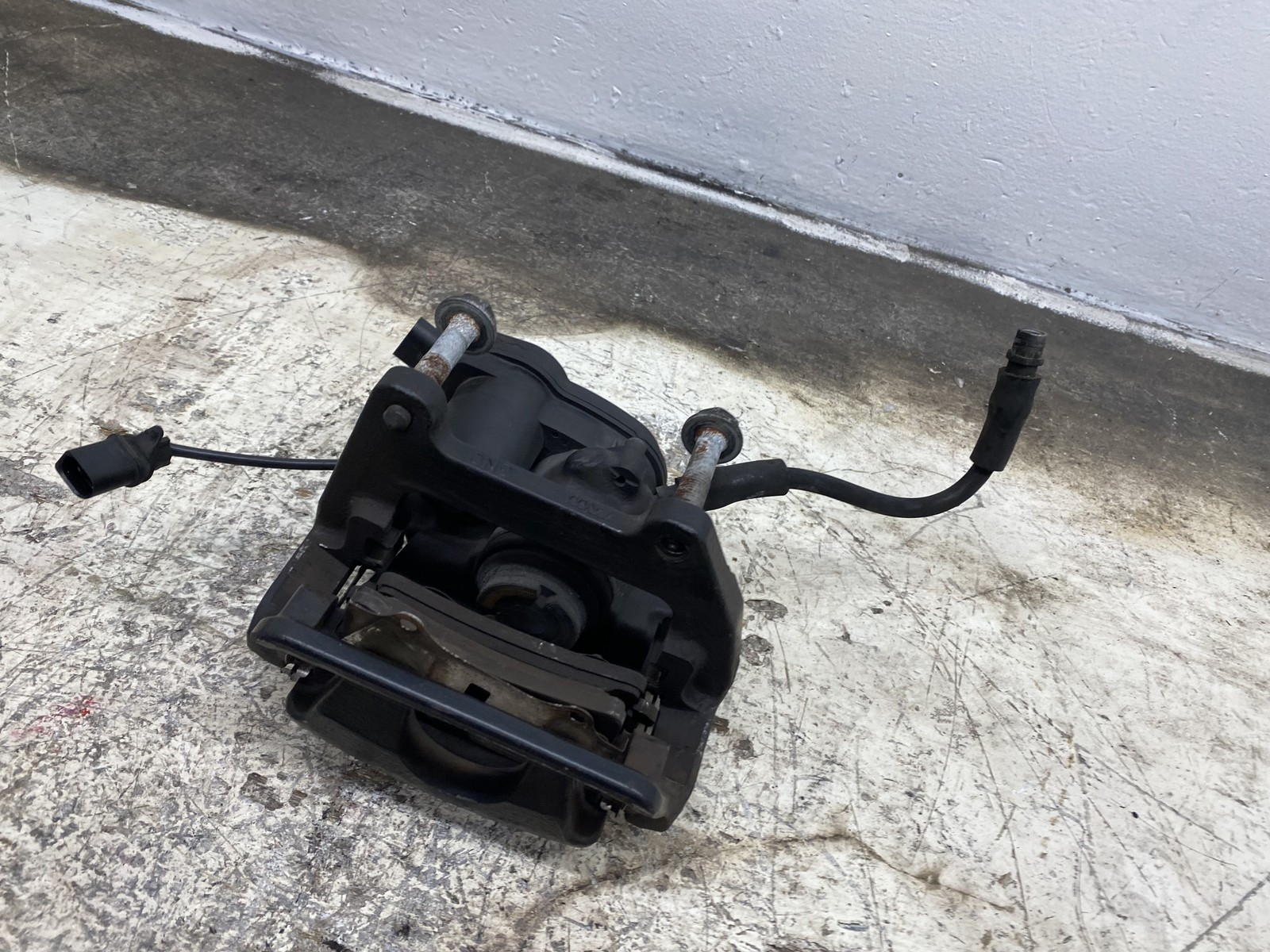2010-2020 BENTLEY MULSANNE OEM 6.8L RWD REAR LEFT DRIVER BRAKE CALIPER *26K*