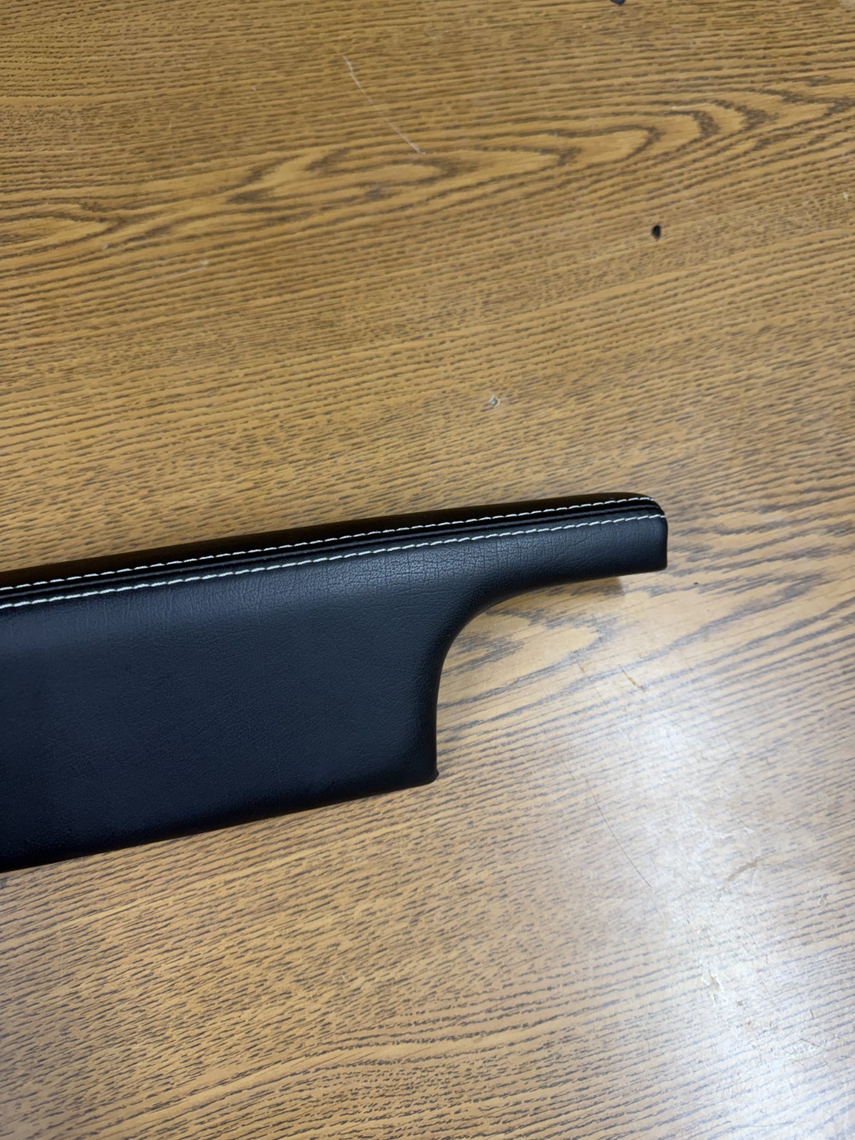 2003-2008 Maserati Quattroporte Right Passenger Rear Door Panel Armrest OEM