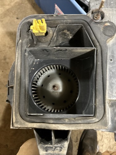 1997 Ford Ranger Heater Core Blower HVAC Box Housing Assembley - Picture 2 of 18