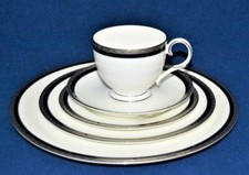Neuf Noritake OS Encre de Chine Renaissance Patrina Platine 5 PC Lieu Système