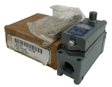NEW SQUARE D 9007-AW18 LIMIT SWITCH 9007AW18