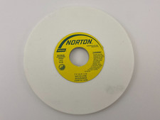 Norton 66252939839 7x1/4x1-1/4 38A150-LVBE Type 1 Straight Grinding Wheel