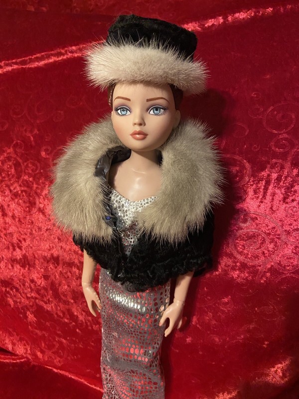 ~ SPLENDID SILVER MINK FUR HAT FOR EVANGELINE GHASTLY, ELLOWYNE WILDE DOLLS~