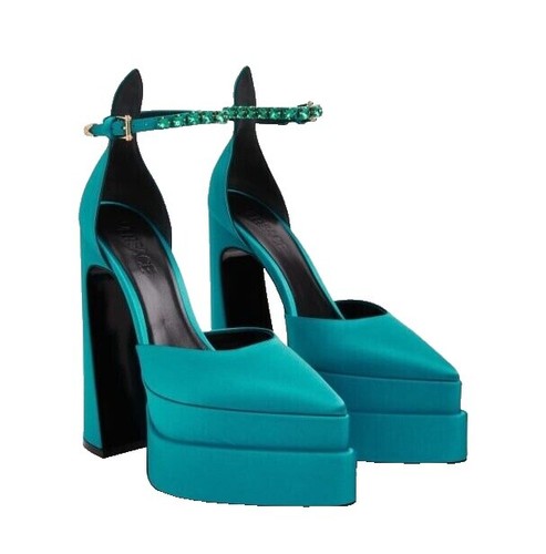 Runway Versace Fall 2021 Shoes Runway Moschino Shoe Coat Fashion