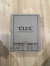 Clue Classic Collector's Bookcase Edition Used 2010