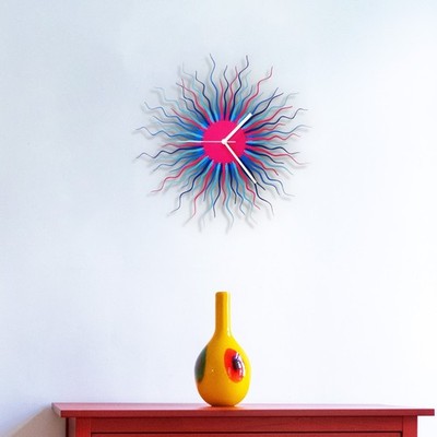 Starburst shape blue / pink wall clock with noiseless movement - Medusa blue