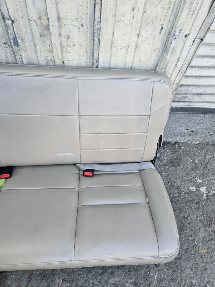 2000-2005 FORD EXCURSION ОГРАНИЧЕННЫЙ ЗАДНИЙ 3-Й РЯД ЗАДНЕЕ СИДЕНЬЕ ЖЕЛТОВАТО-КОРИЧНЕВАЯ КОЖА  - Изображение 4 из 4