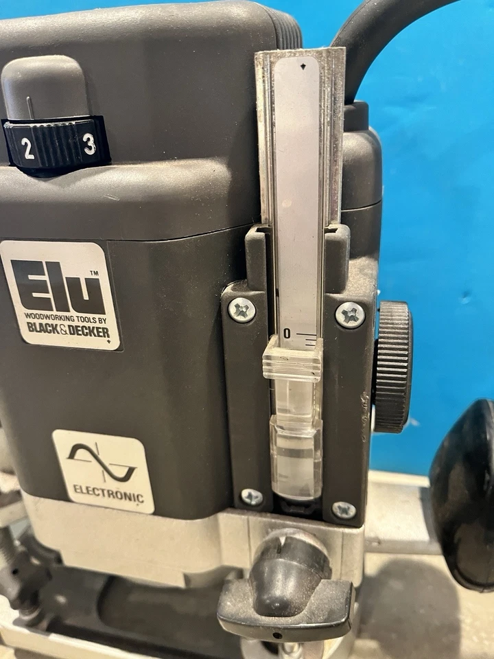 ELU 3338 2 1/4 惠普电子蹦极路由器 1 型瑞士木工工具 — 第 4/4 张图片