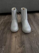 Cat And Jack Kids Glitter Snow Boots Size 5