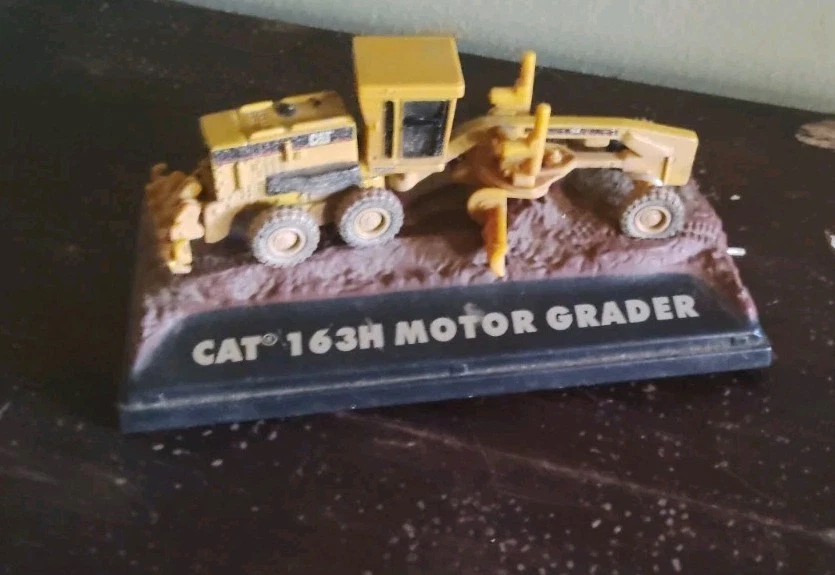 Norscot - CAT 163H Motor Grader - At Work - 1:87 Scale Die-Cast #55437 2008 - Image 2 of 4