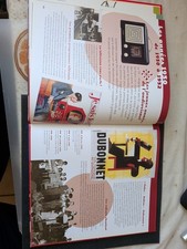 Livre de la Poste.Un siècle en marche . Avec Timbres et Pochettes.Communications