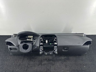 Jaguar XE 2017 Dashboard SOM16420