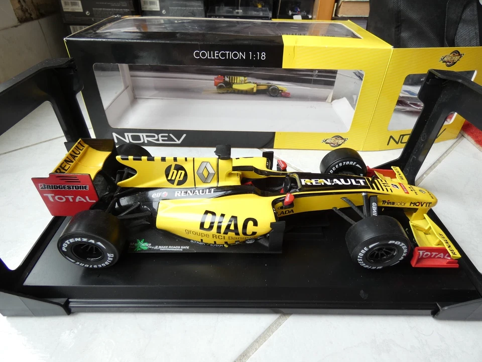 Renault F1 Team R30 Robert Kubica #11 2010 1/18 Norev F1 Formula 1 In Scatola - Immagine 4 di 4