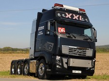 Cars 2008 volvo fh16 600 84 semi Desk Mat Stitched