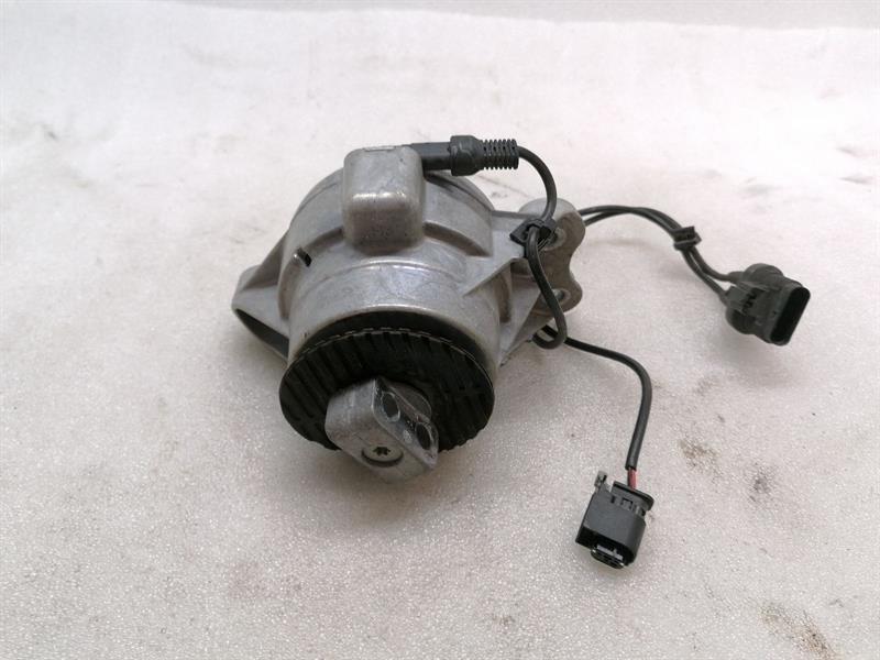 MERCEDES E63 AMG W213 Right Engine mount A2902401800 Motorhalter 
