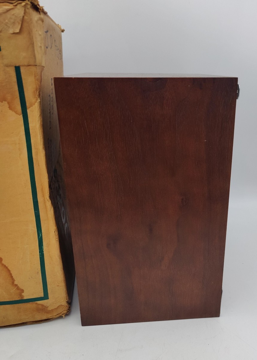 Coral BX-200 Bookshelf Speaker System Sounds Great - See Video