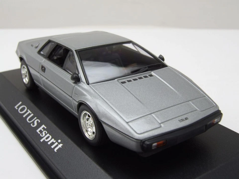 Lotus Esprit Turbo 1978 Argento Metal Maxichamps 940135221 1:43 Minichamps - Immagine 2 di 4