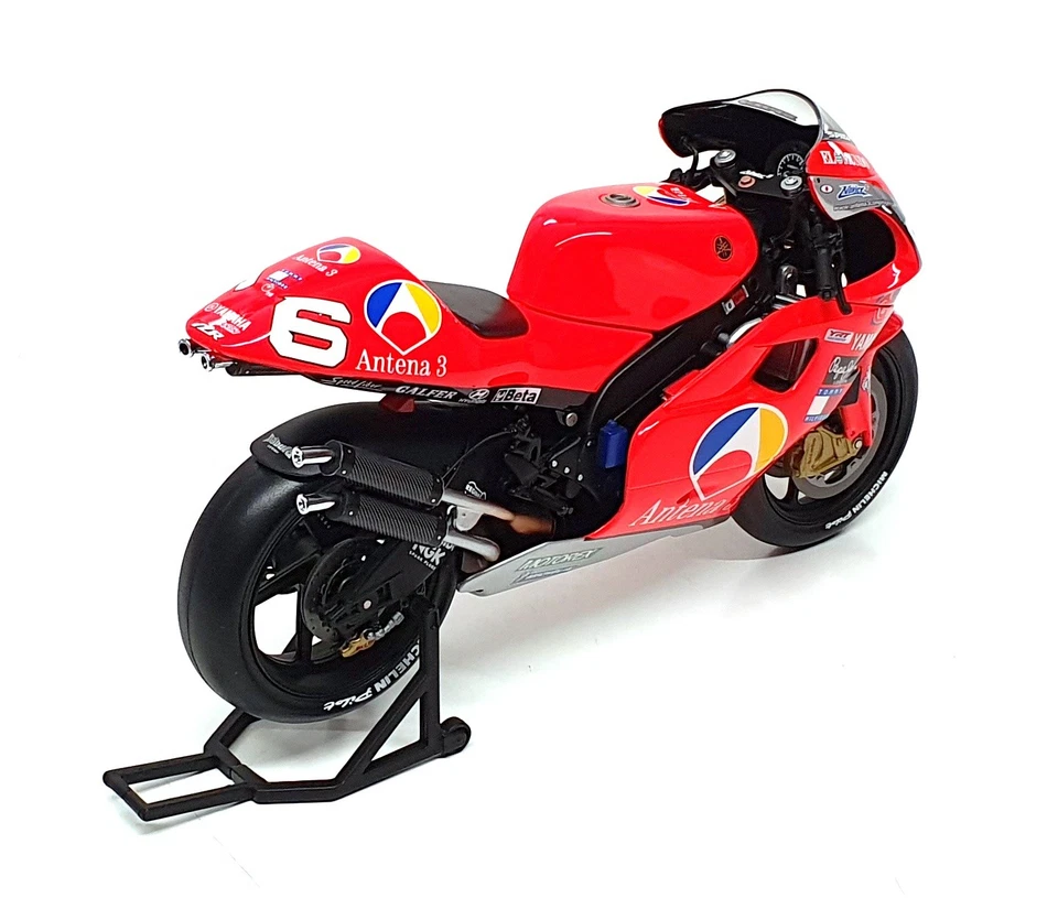Minichamps 1/12 Scale 122 016306 - Yamaha YZR 500 N. Abe #6 500cc GP 2001 - Image 2 of 4