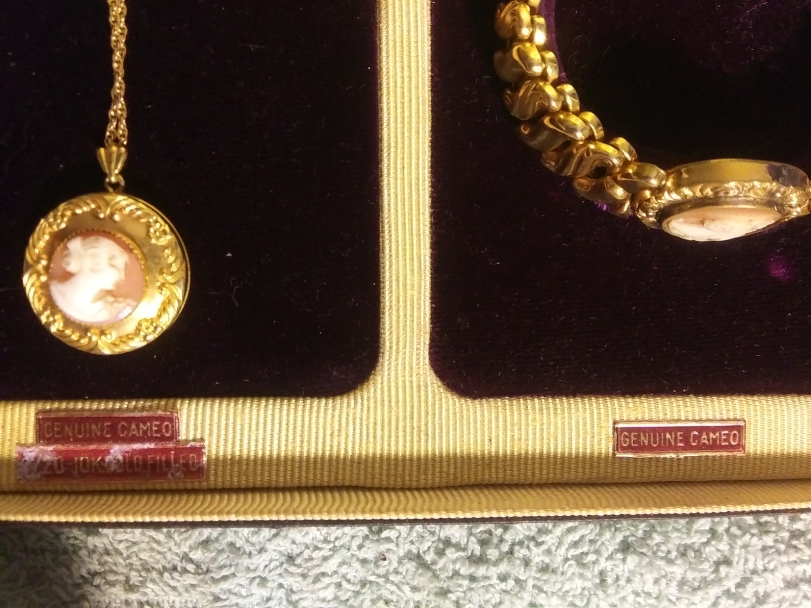 Vintage and Rare Hilborn-Hamburger Inc a Gold Filled Necklas Set with Lined Box