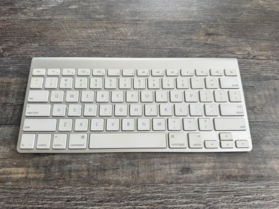 Apple A1314 Wireless Keyboard USED - MC184LL/B