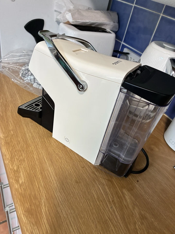 AEG Lavazza A Modo Mio Capsule Espresso Machine 15 Bar Cream/Black 1L, photo 4 of 5