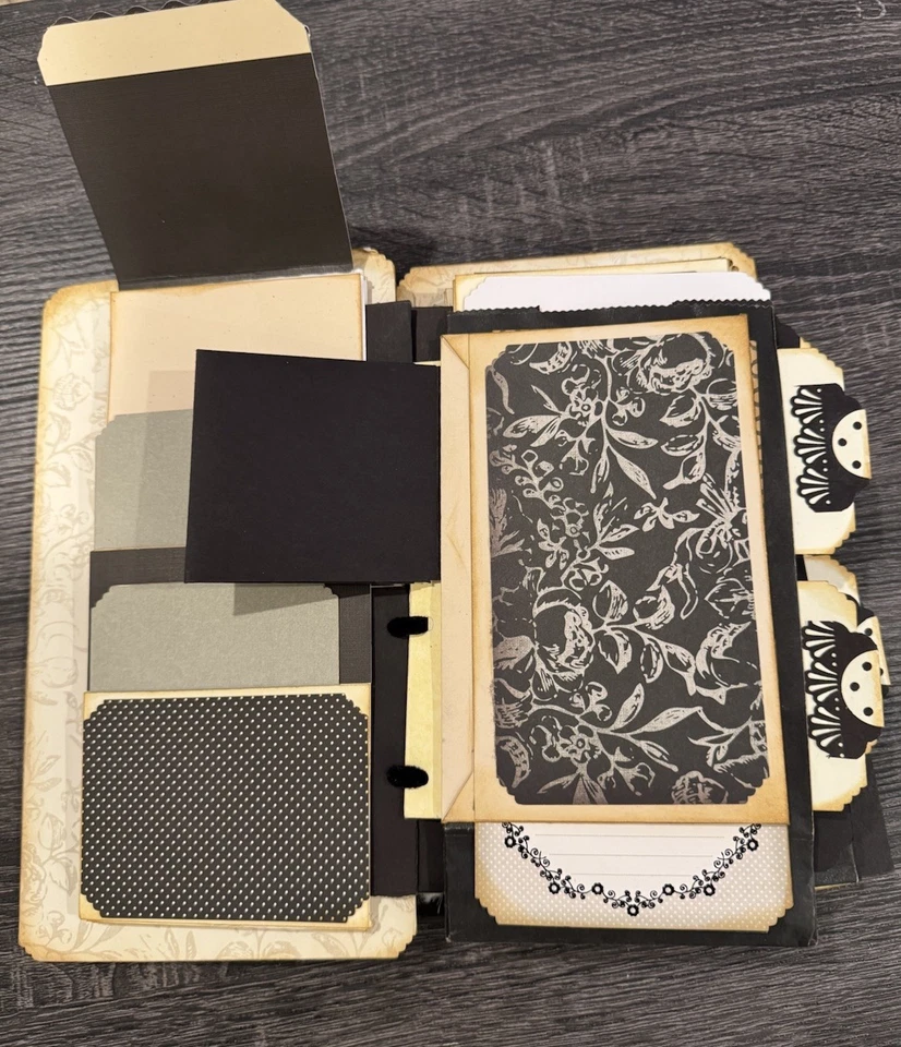 Álbum de scrapbooking feito à mão 10 1/2 X 6 1/2. Seis páginas. - Imagem 4 de 4