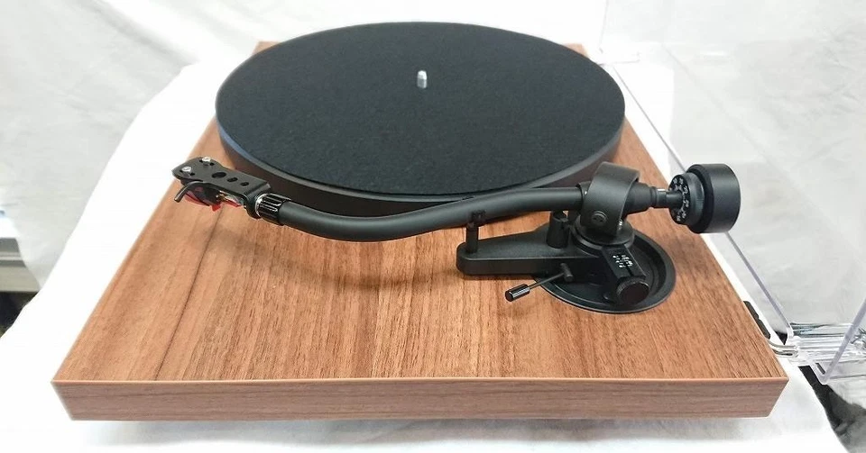 Tocadiscos Pro‐Ject Debut‐S MW Belt‐Drive, funcionamiento confirmado - Imagen 2 de 4