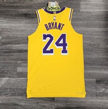 Ultimate Los Angeles Lakers Collector and Super Fan Gift Guide 44