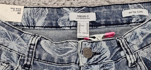 NEW Forever 21 Jeans Women 30 Blue Butterfly Mid Rise Flare Festival Whimsy Boho - Picture 4 of 17