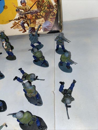 airfix 1/32 german paratroops - Picture 5 of 8