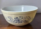 VTG PYREX 403 HOMESTEAD BLUE & TAN MIXING BOWL  2 1/2 QT NESTING-See Pics