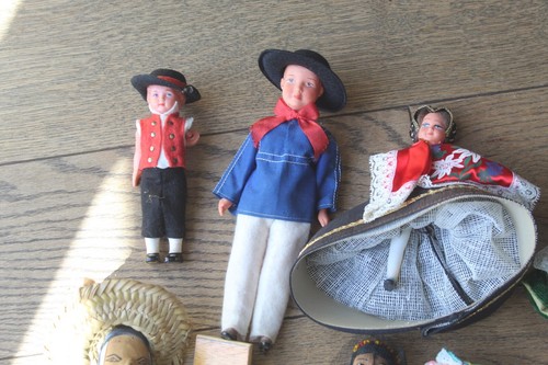 (Lot 4) Lot d"environ 40 poupées anciennes folkloriques de collection - Picture 16 of 18