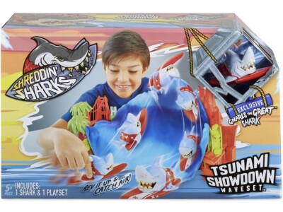 Shreddin' Sharks Tsunami Showdown Playset for Collectible Stunt