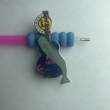 2005 HARD ROCK CAFE FOXWOODS SPERM WHALE GUITAR LE 300 PIN