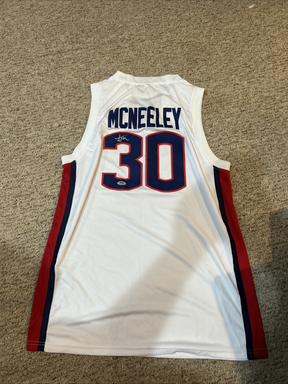 Liam McNeeley Autographed Signed UConn Huskies - JERSEY PSA COA BASKETBALL 