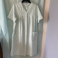 MISS ELAINE mid SHORT SLVES embroid floral green seersucker coat vtg nightgown m