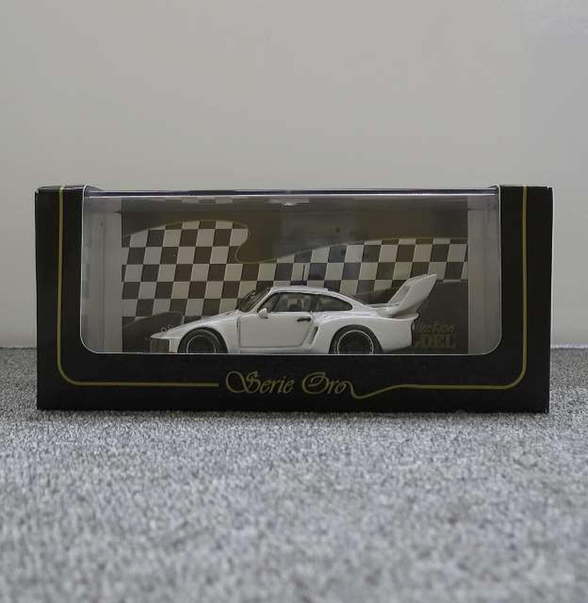 ポルシェ935turboミニカー1/43 Top Model Porsche 935 Turbo