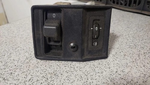 BMW 5 Touring E34 Nebelscheinwerferschalter 8110498 2.50 Diesel 1995 33750344