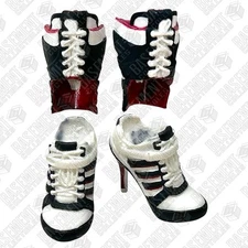 Mezco One:12 Harley Quinn: Suicide Squad - Two Piece Female Boots 1:12 Scale