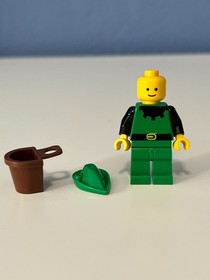 LEGO BLACK FORESTMAN MINIFIGURE VINTAGE CASTLE Camouflaged Outpost 6066 no plume