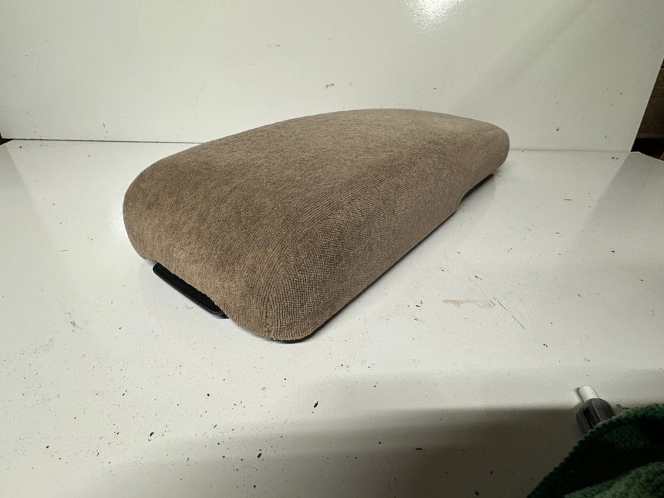 Крышка подлокотника центральной консоли Chevrolet S10 GMC Sonoma желтовато-коричневая коричневая ткань - Изображение 3 из 4