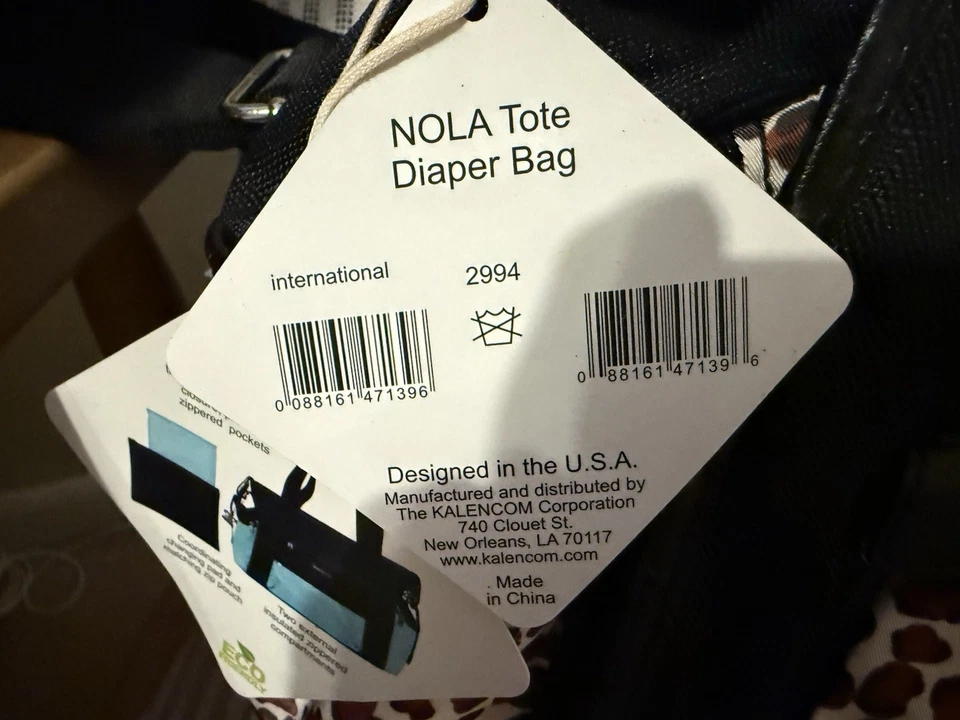 Bolso de Pañales Kalencom Nola Grande Estampado de Leopardo Negro con Cambiador y Bolsa Foto 2 de 3