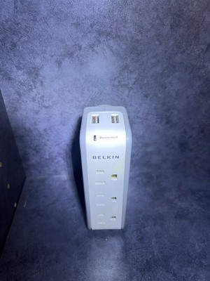 Belkin BZ103050-TVL Mini Surge Protector with 2 USB Charger (Used)