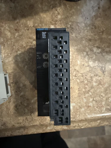 Omron CJ1W-AD081-V1 Analog I/O PLC Module