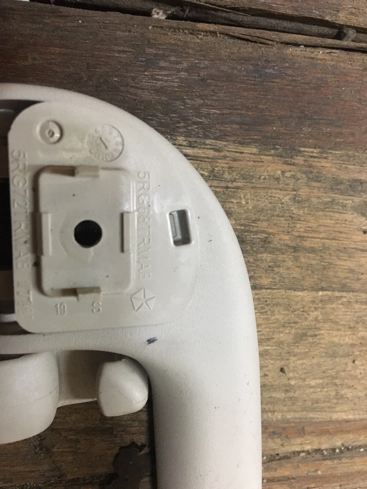 2015 2016 2017 克莱斯勒 200 手柄抓取后内饰 5RG68TRMAB 原始设备制造商最便宜 — 第 2/3 张图片